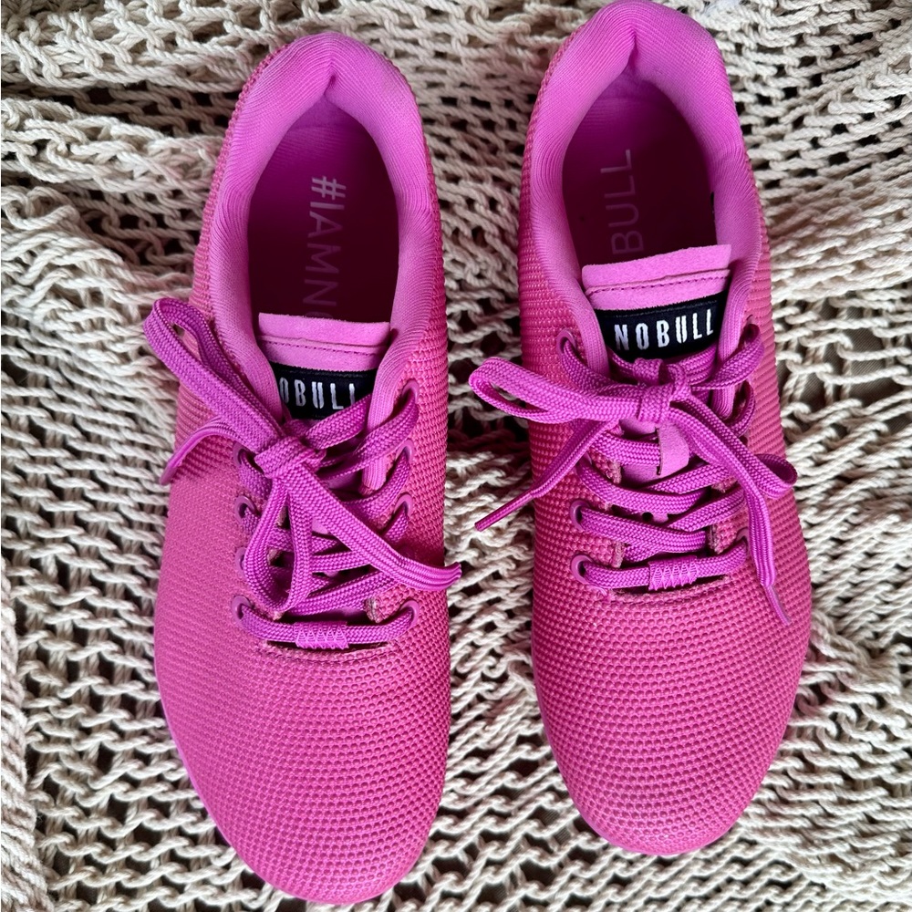 NO BULL WOMEN'S TRAINER in brand new like condition! Bright Pink! Women’s size 9